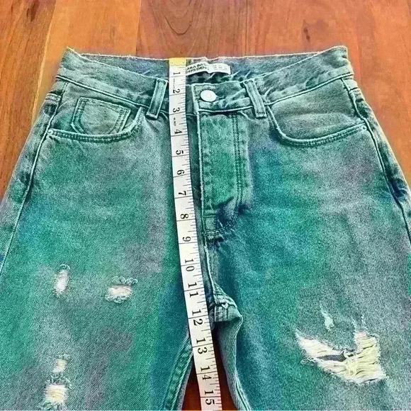 Zara Denim Jeans high waisted light washed Ripped with Frayed Tie dye white hem. - Picture 13 of 16